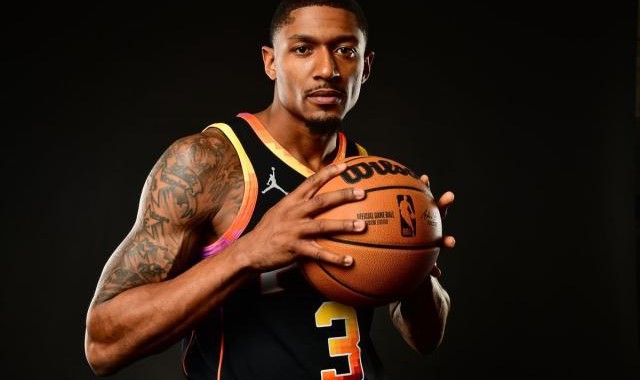 开云官网登录-【观察】比尔如何胜任控卫？太阳需要他化身库里